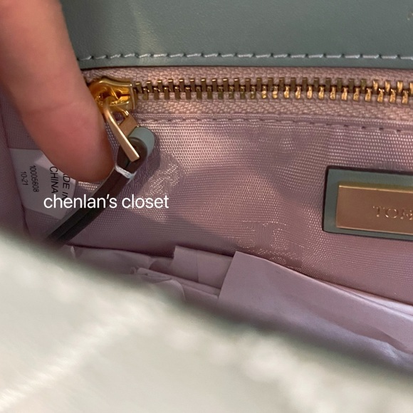 Tory Burch Willa Mini Top Handle Bag - Picture 9 of 11